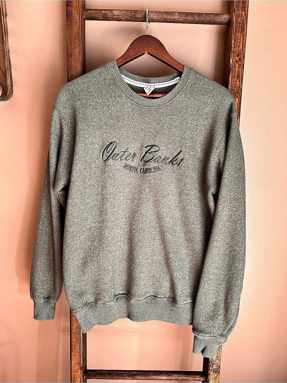 Ragwear Outer Banks North Carolina Embroidered Sweatshirt Size Large